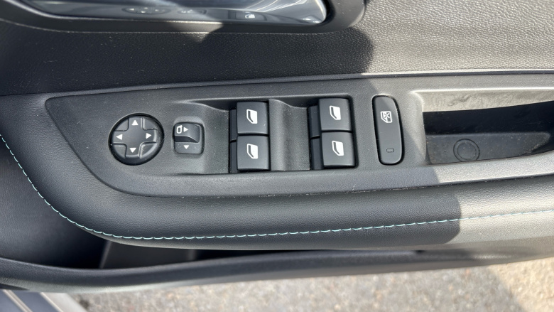 Peugeot 208 1.2 PureTech 100 Allure Premium 5dr EAT8 Petrol Hatchback